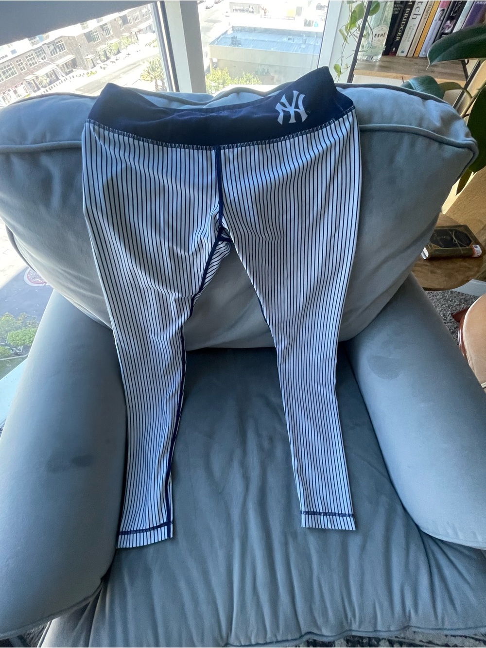 NY Logo Navy & White Pinstripe women Leggings